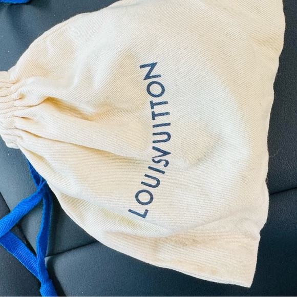 Louis Vuitton Leather and Silver Metal Buckle Belt- Size 85 - Picture 3 of 6